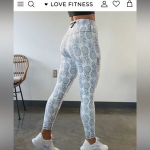 Love Fitness Pineapple Leggings 🍍🤍